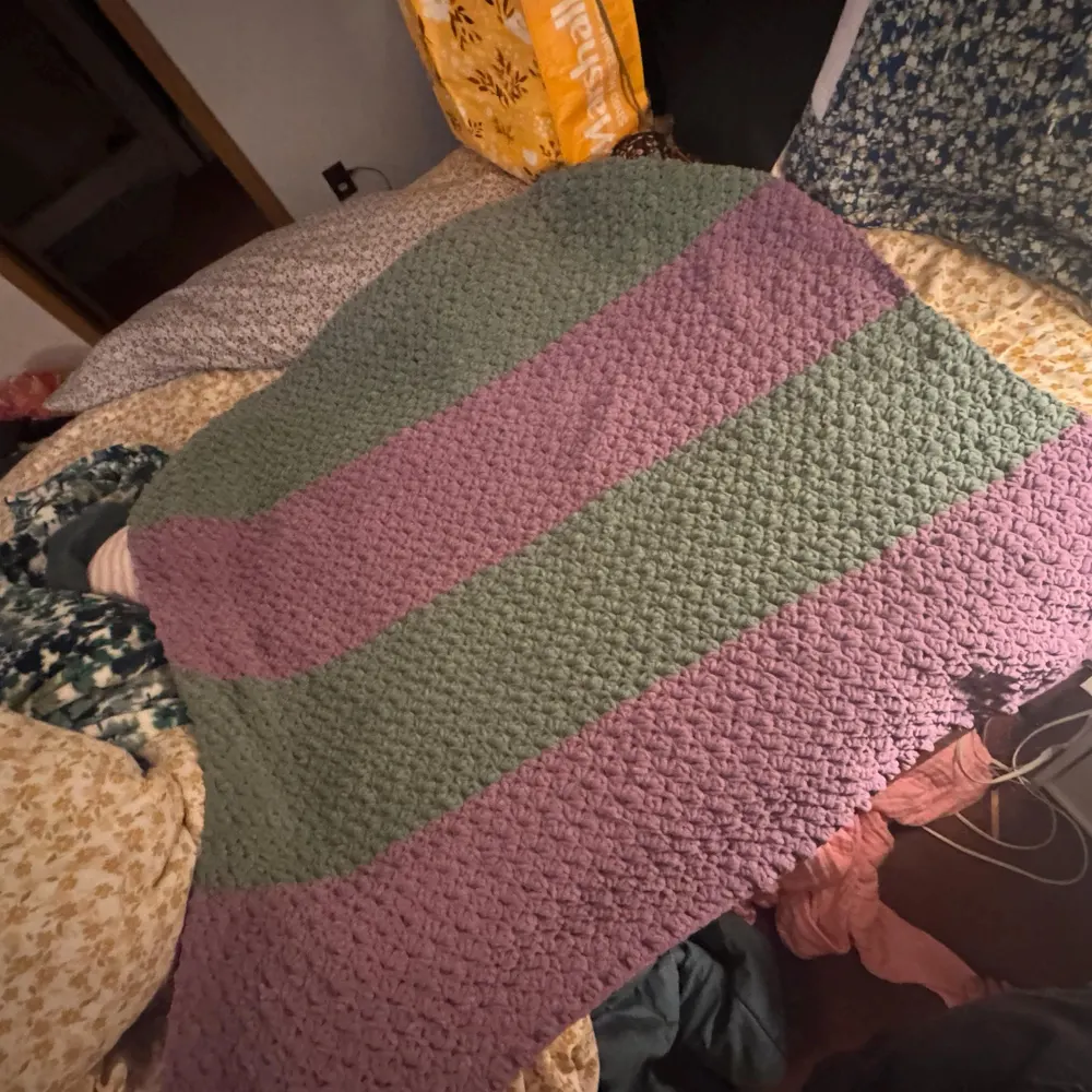 Textured crochet throw with cable-style stitches